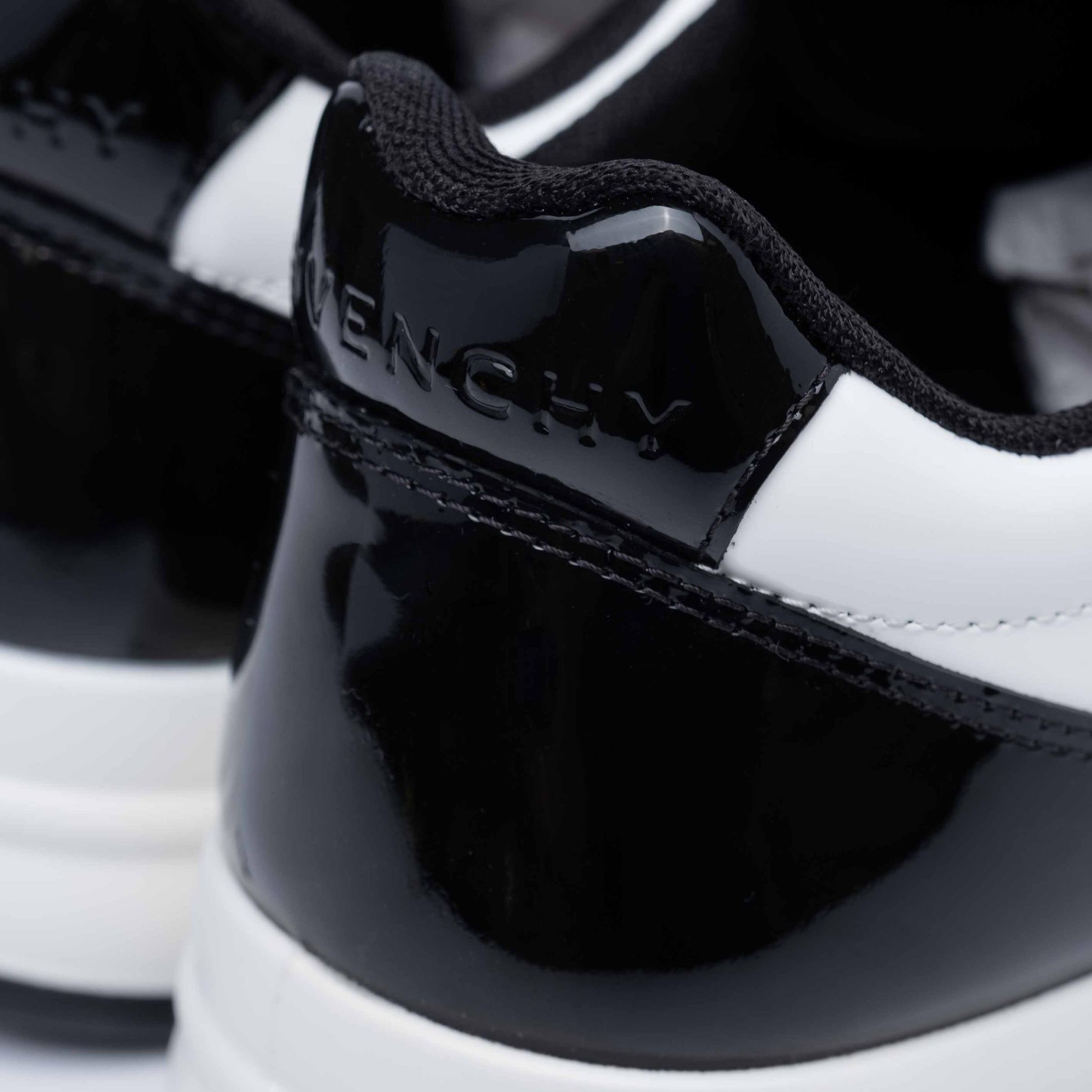 Кроссовки Givenchy G4 черно-белые