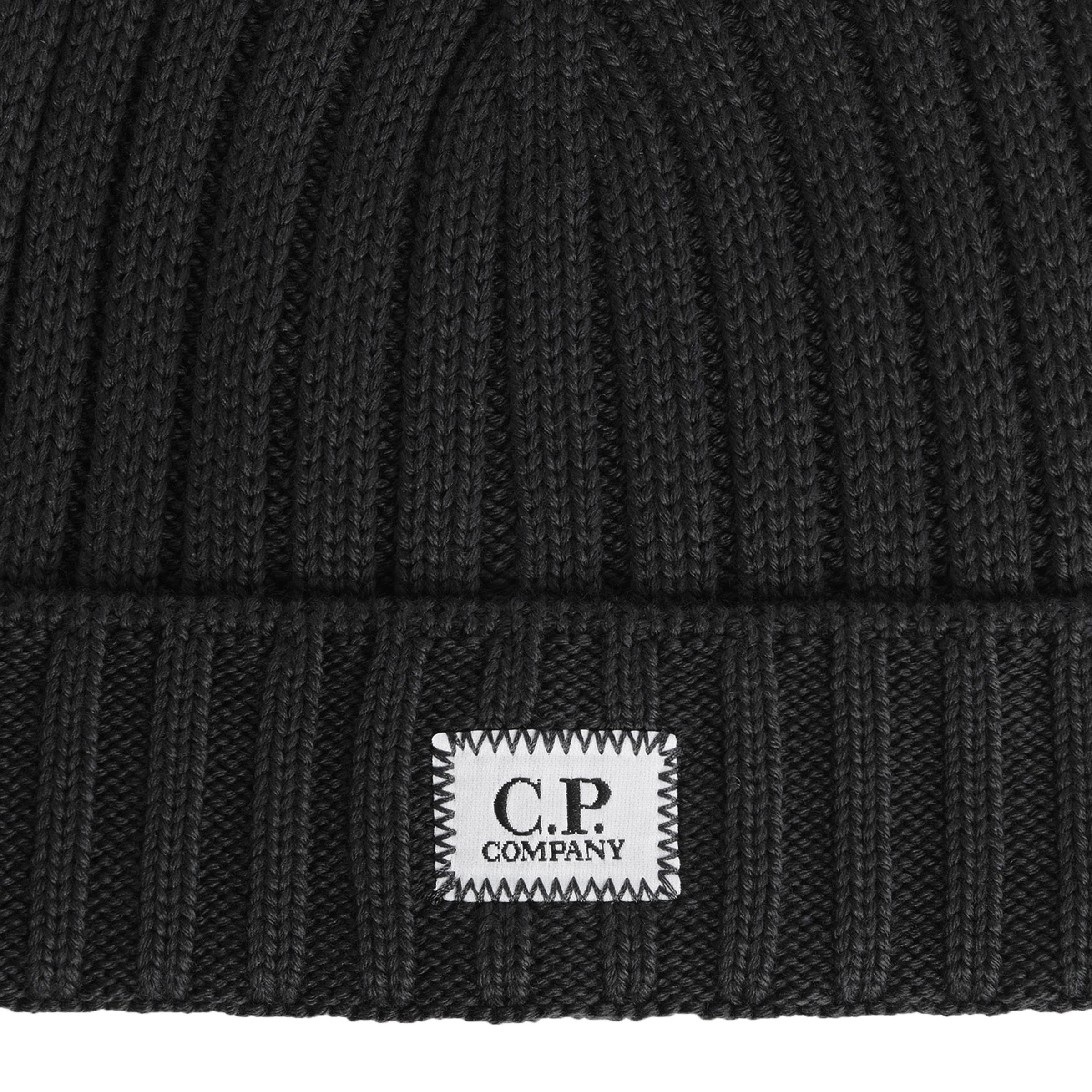 Шапка C.P. Company черная