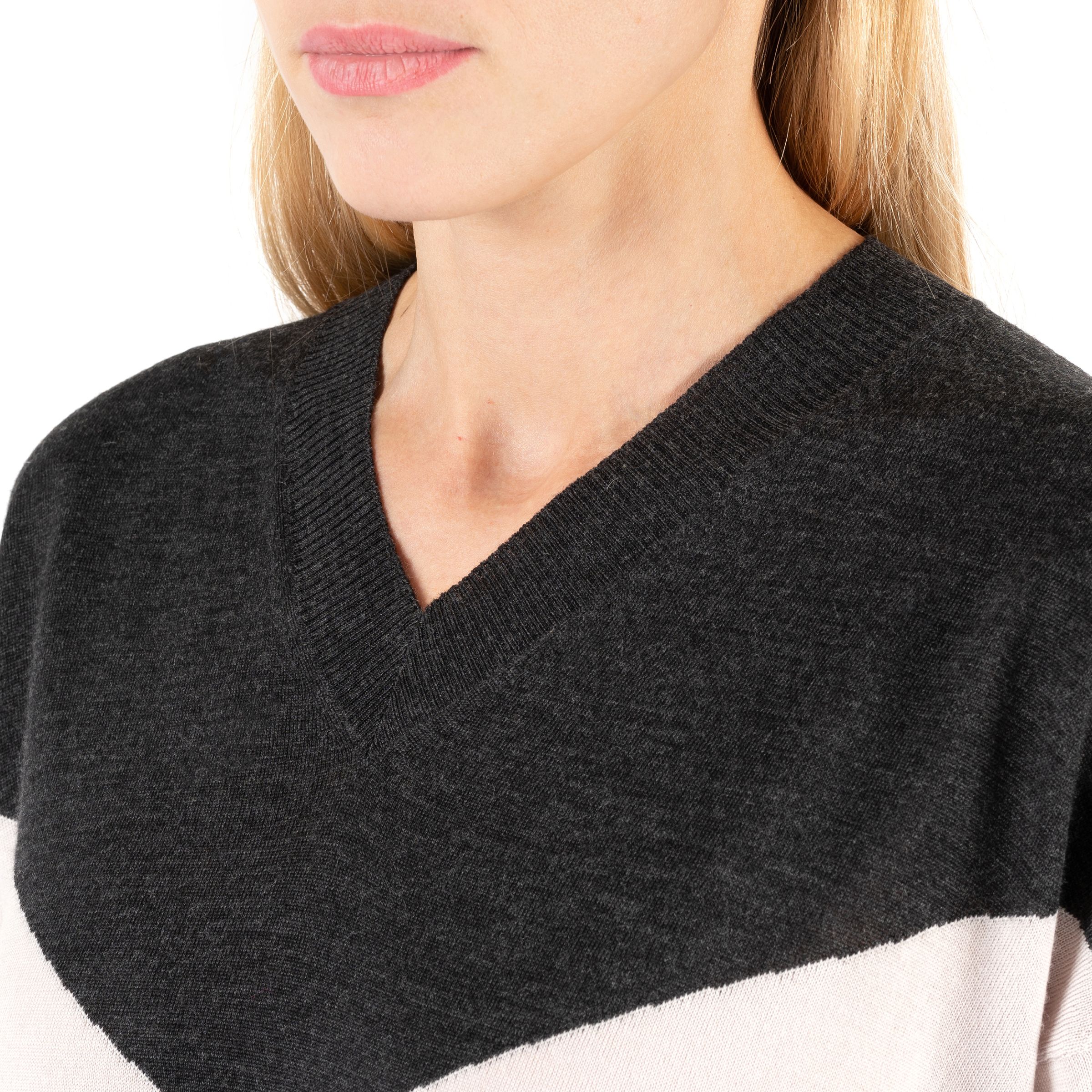Пуловер Lorena Antoniazzi серый