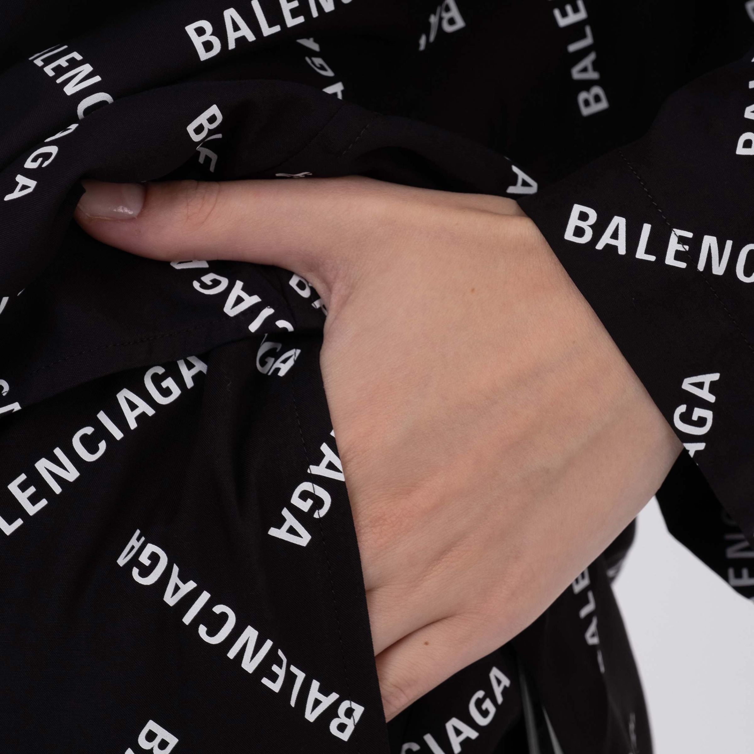 Костюм Balenciaga черно-белый