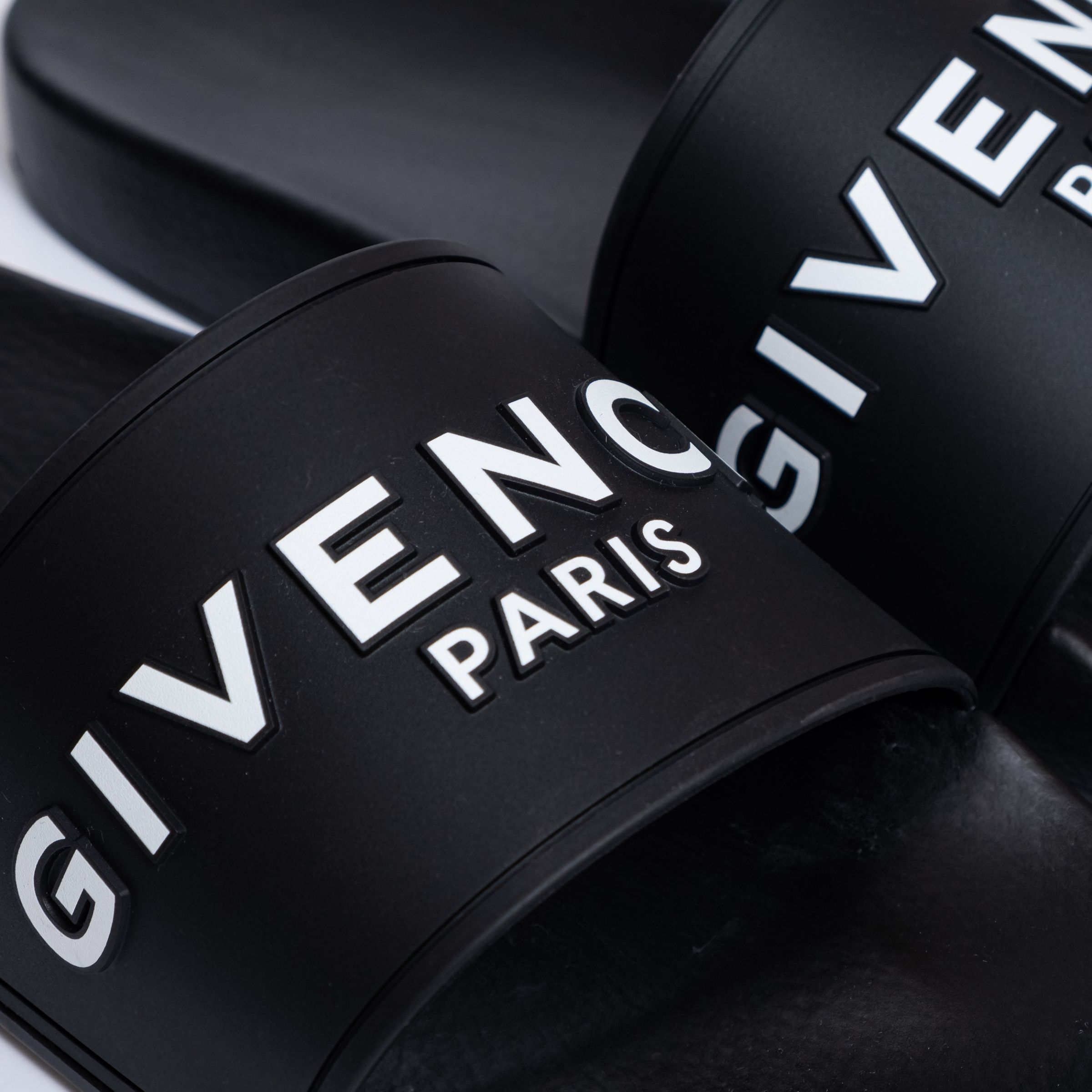 Сланцы Givenchy черные