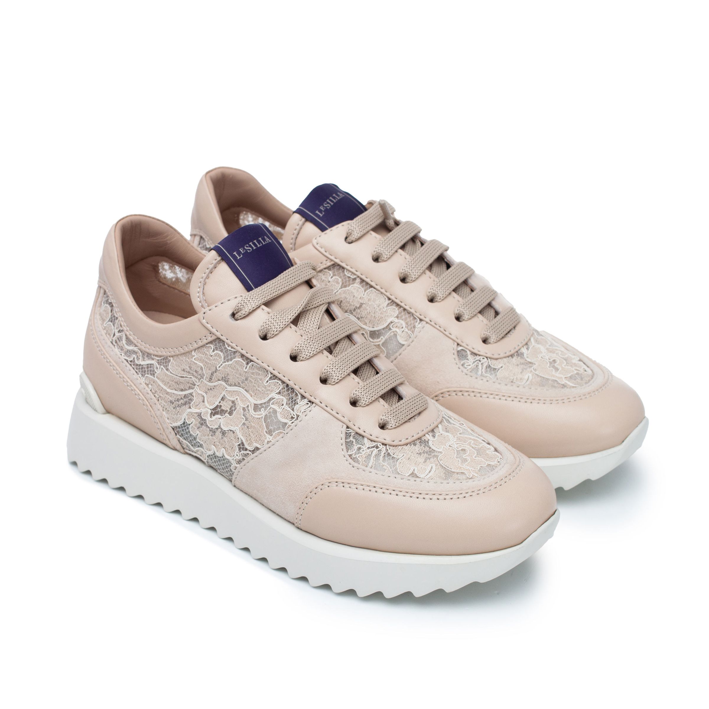 Кросівки жіночі 