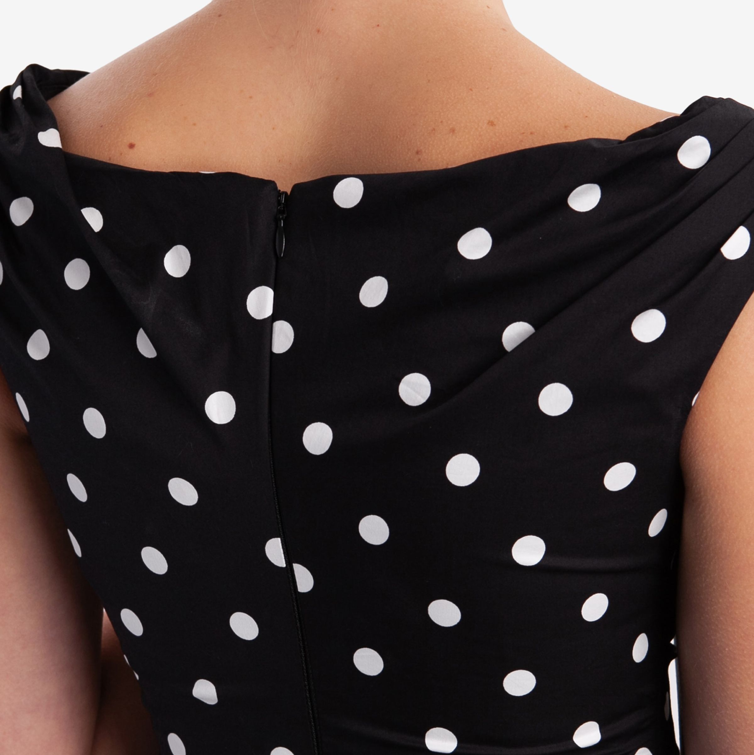 Сукня жіноча 