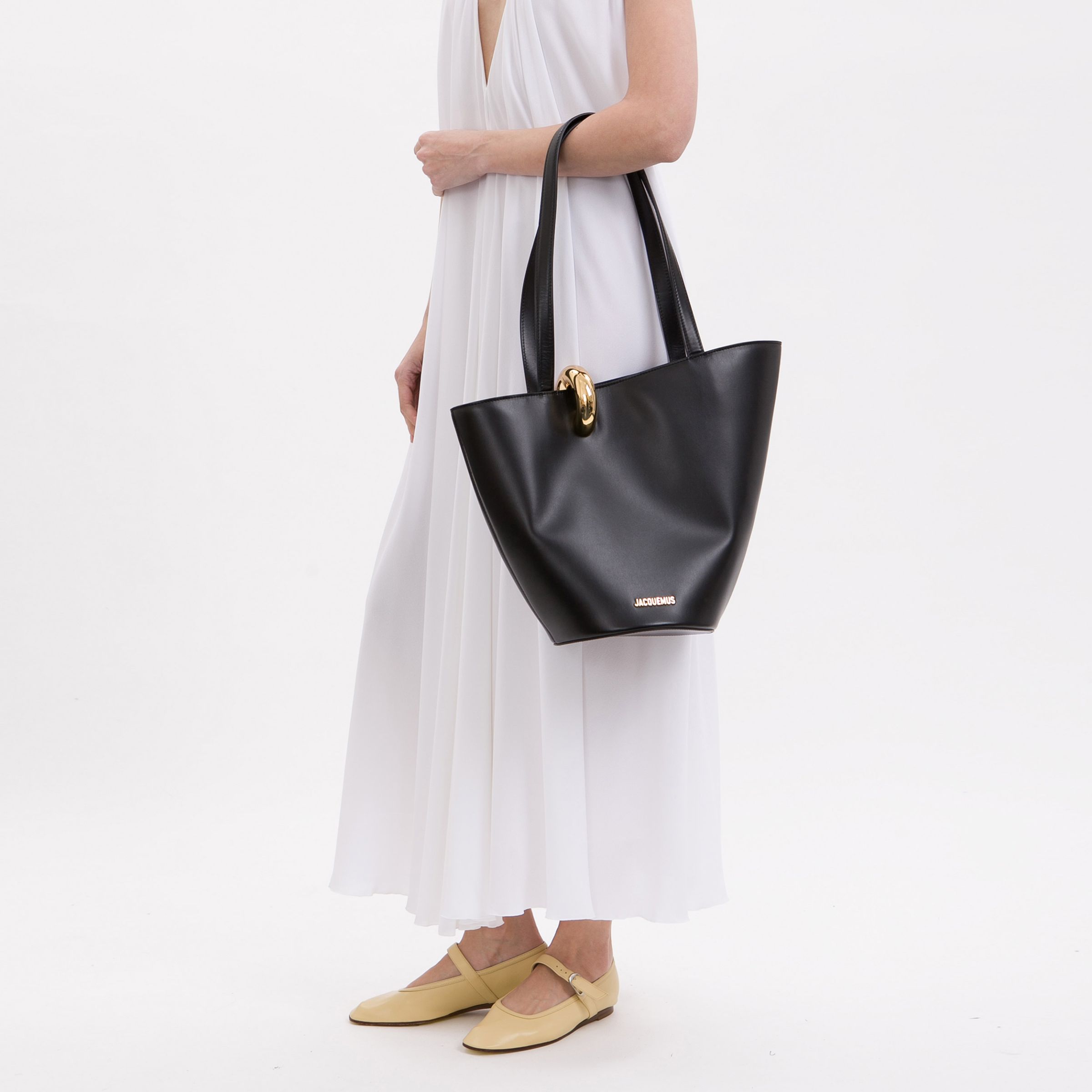 Сумка Jacquemus The medium Bambola чёрная