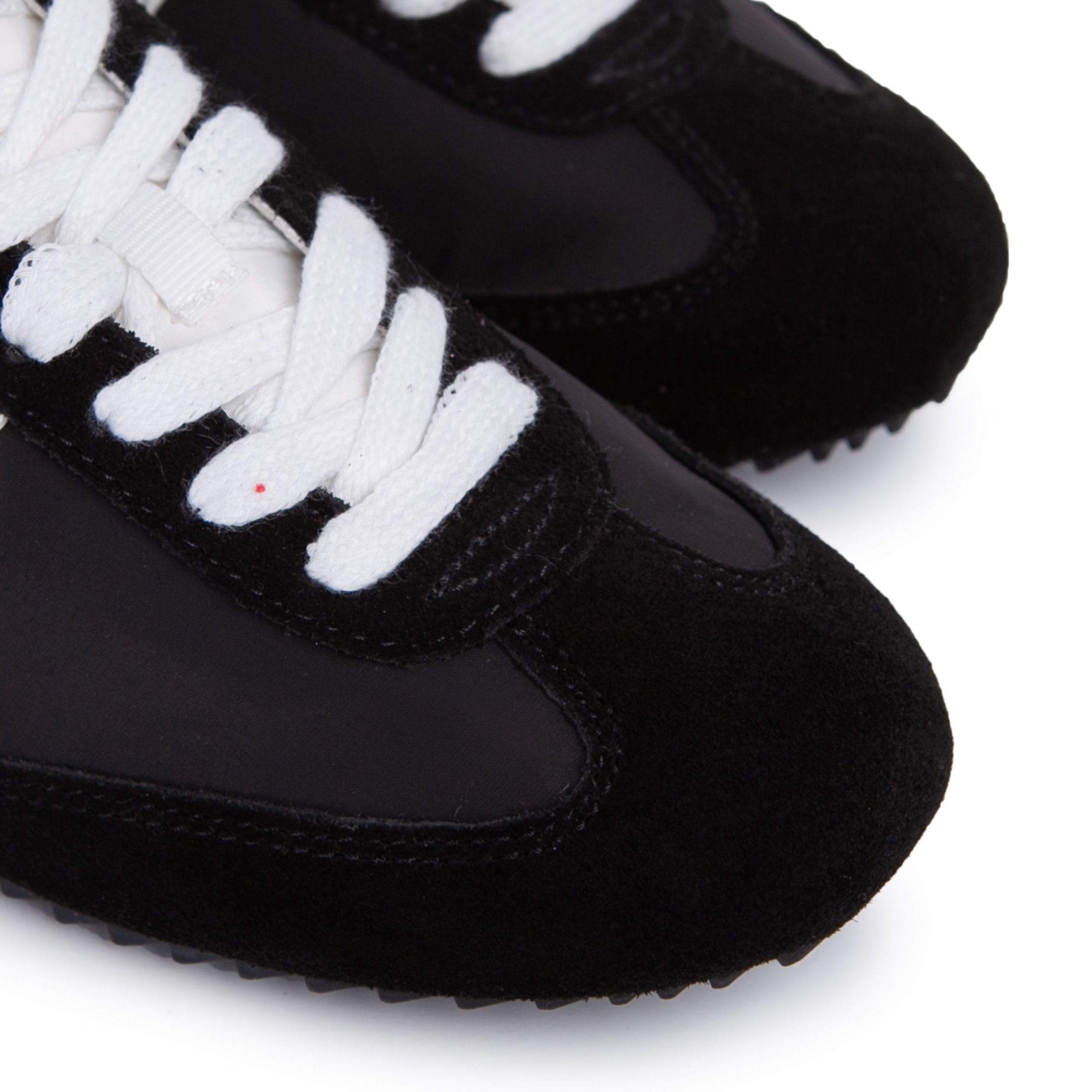 Кроссовки женские