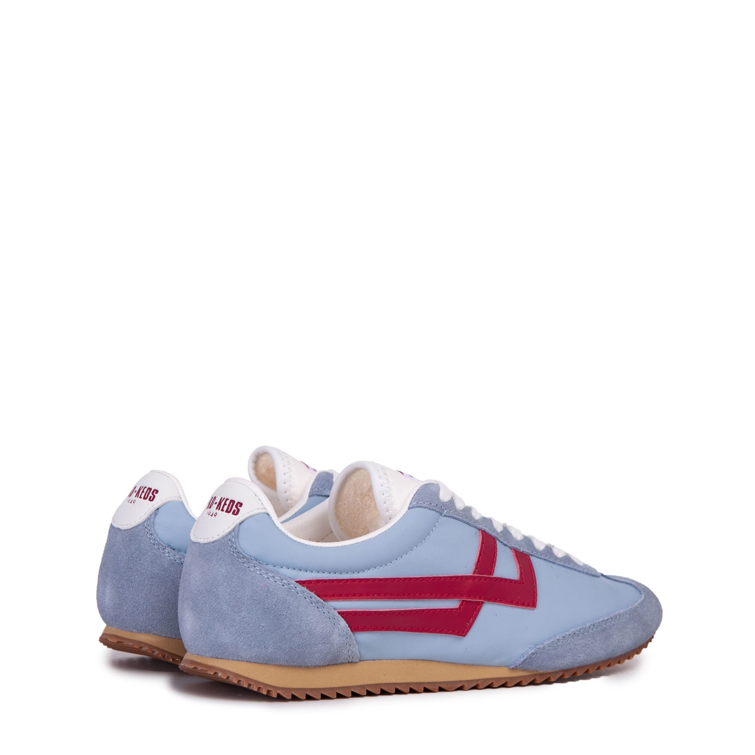 Кроссовки женские