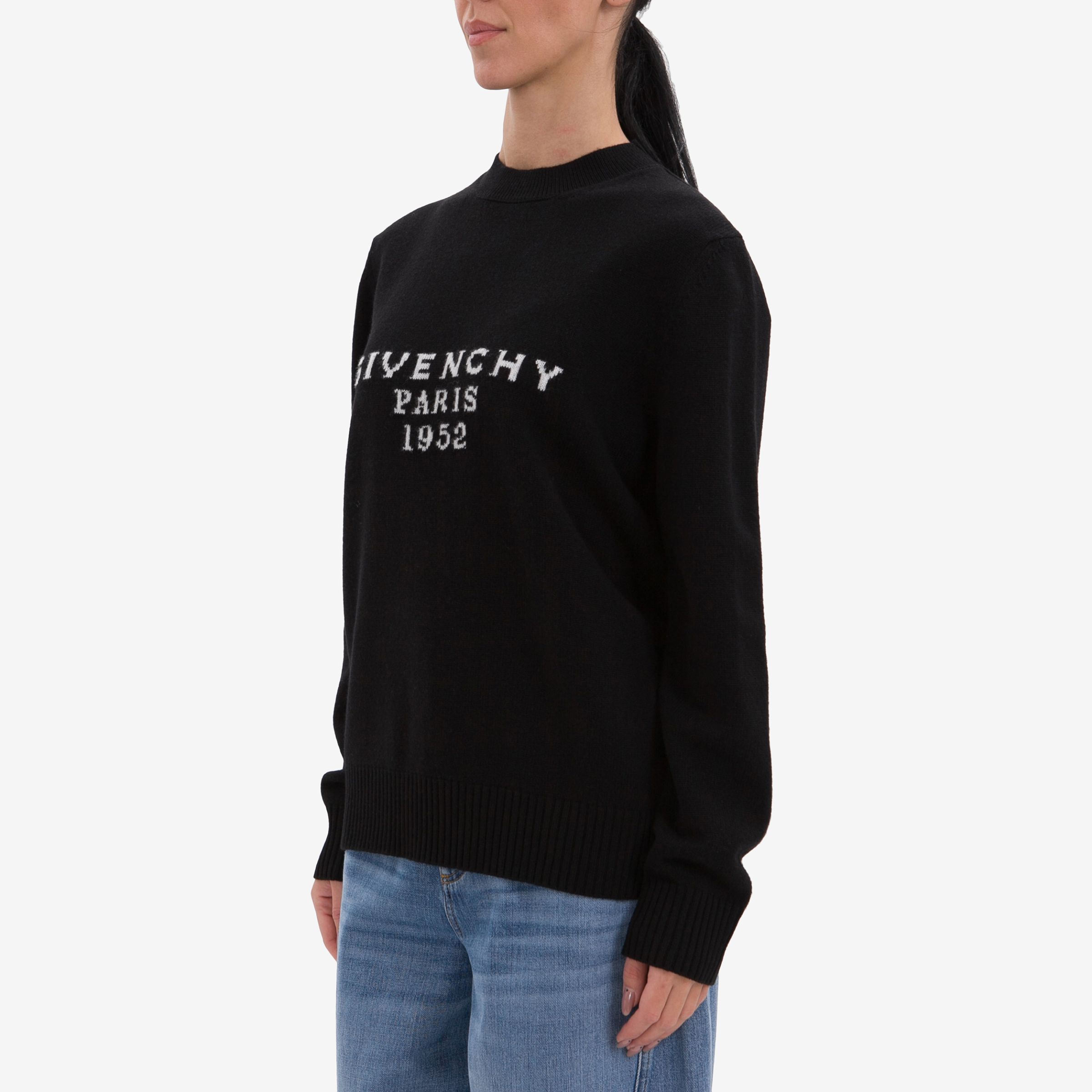 Свитер женский