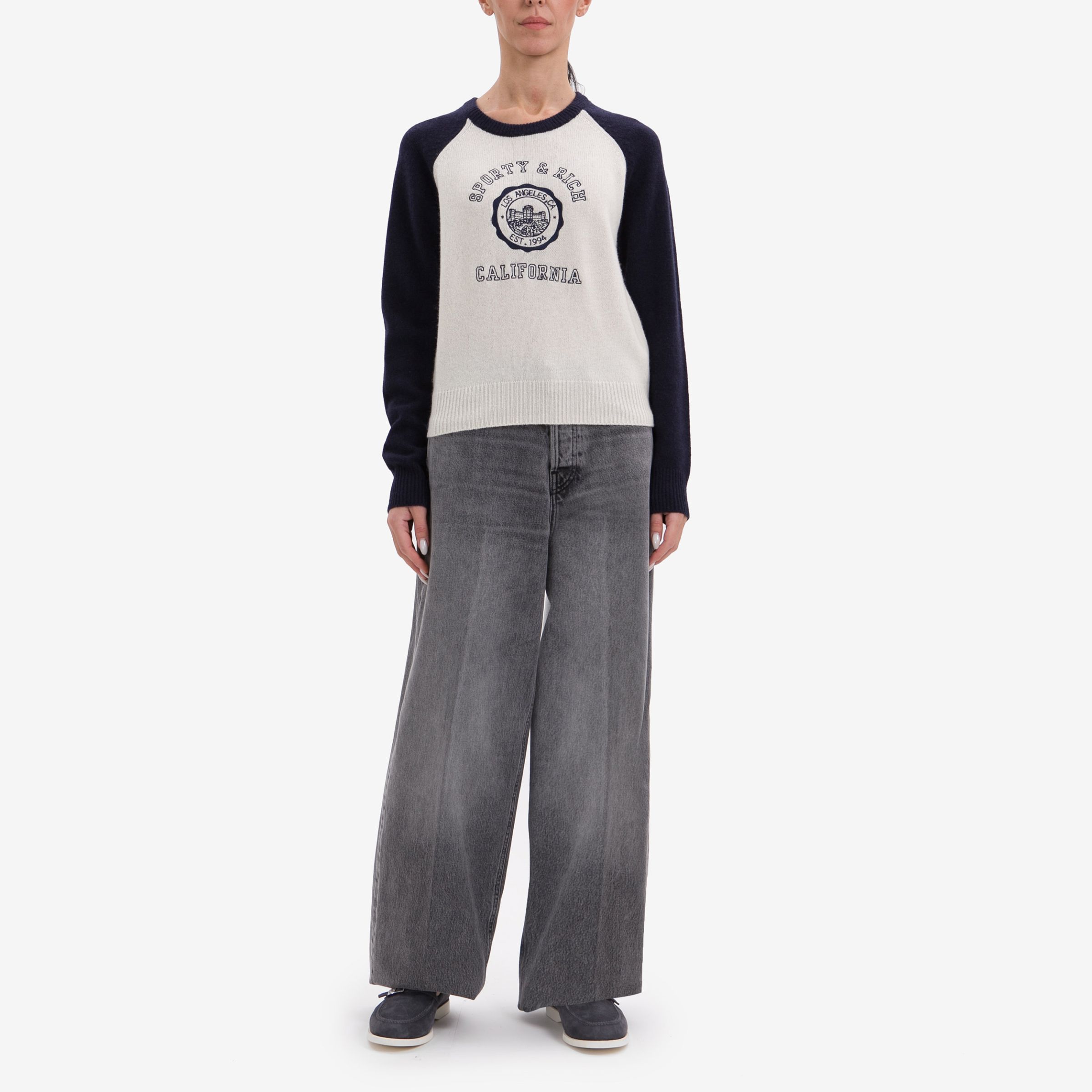 Светр жіночий