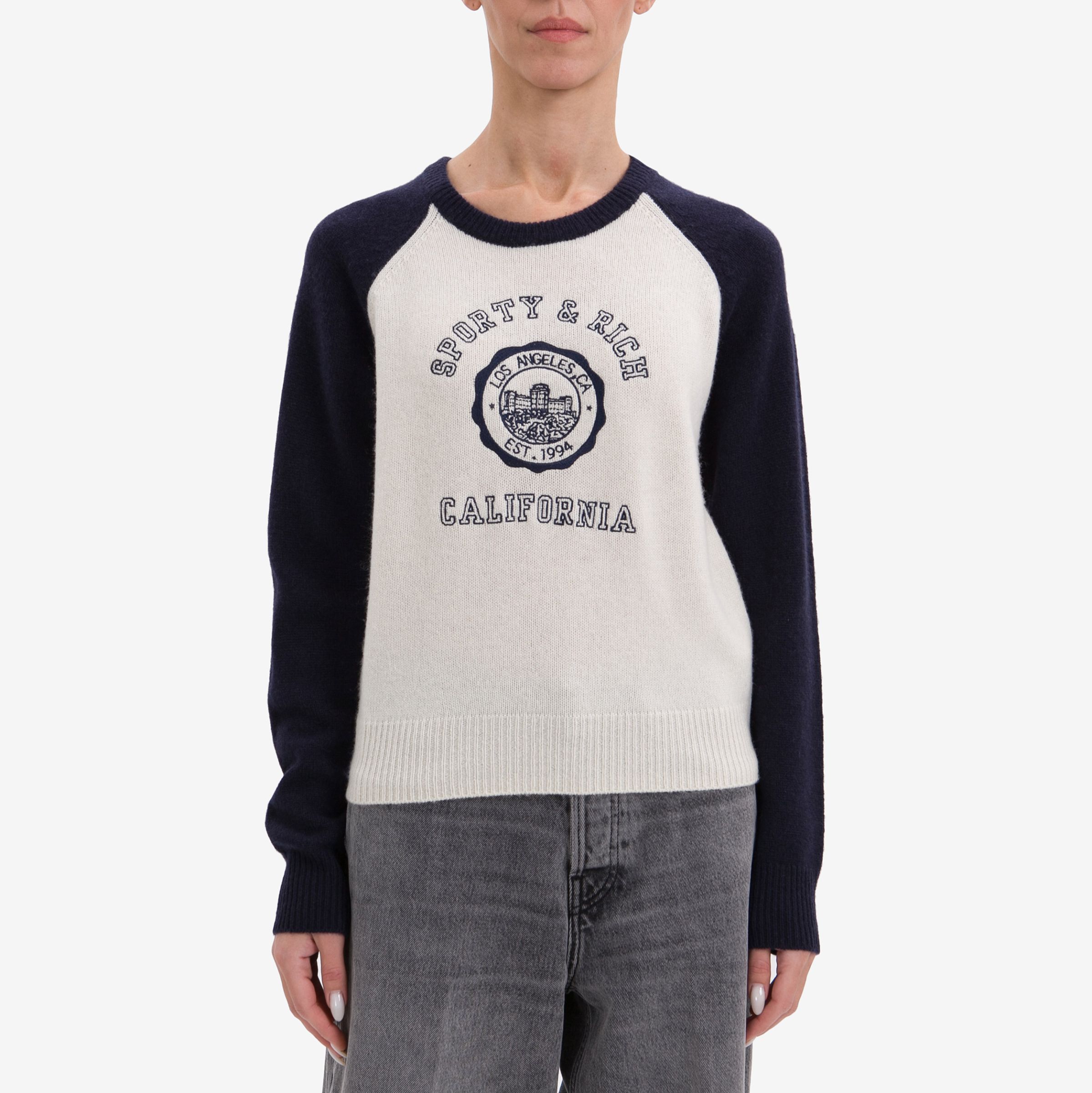 Светр жіночий