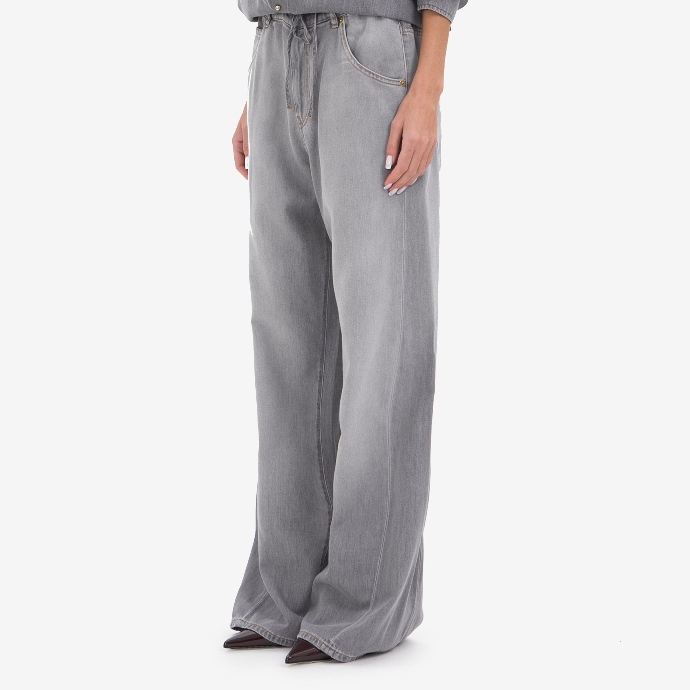 Джинсы женские  Джинсы женские