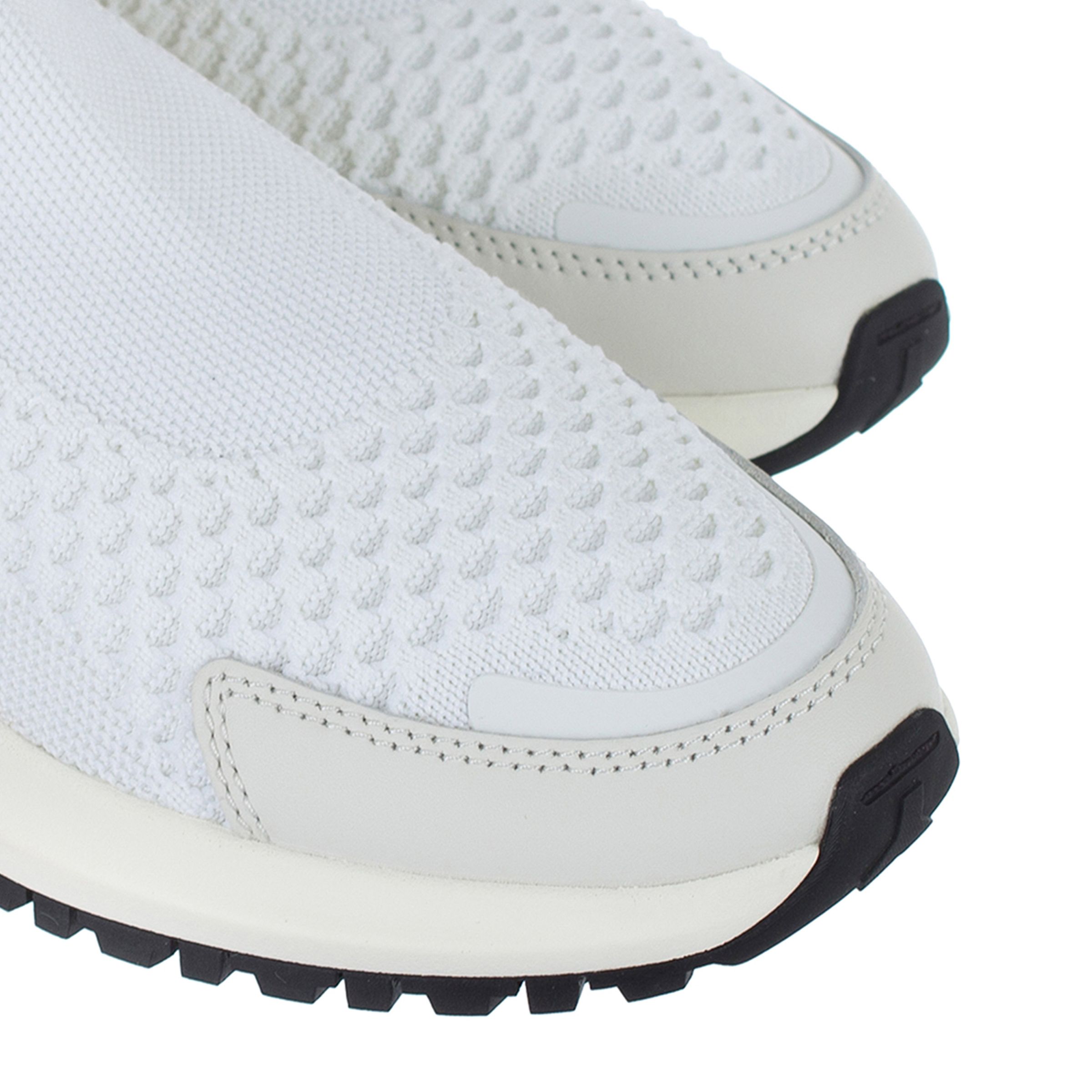 Кросівки жіночі 